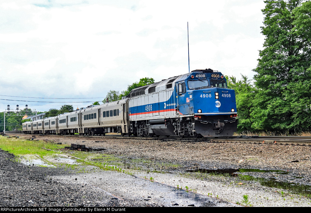 MNCR 4908 on train 43